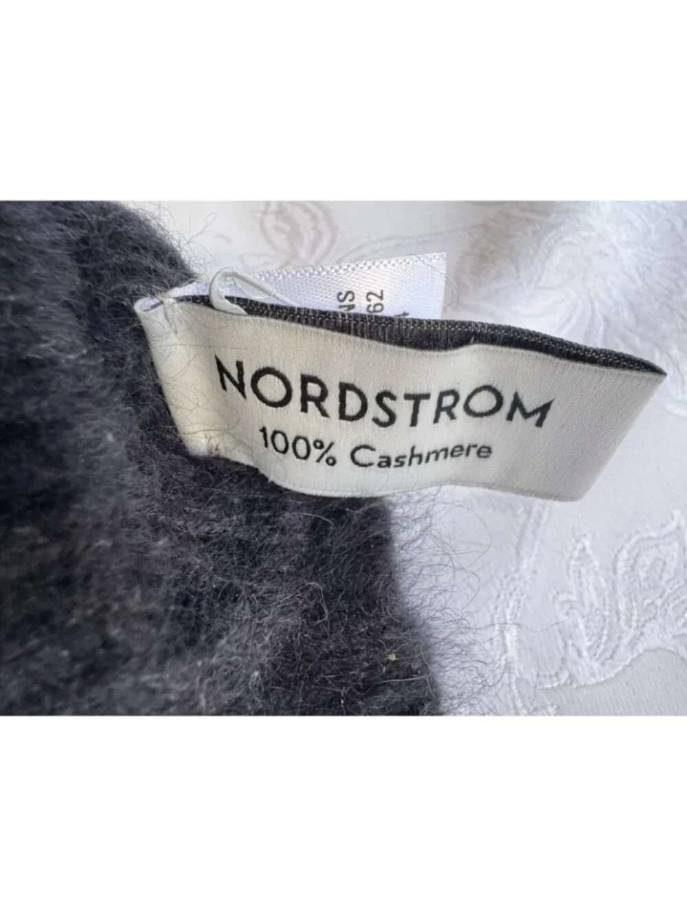 Nordstrom Women's Black Fuzzy Knit 100% Cashmere Gloves NEW